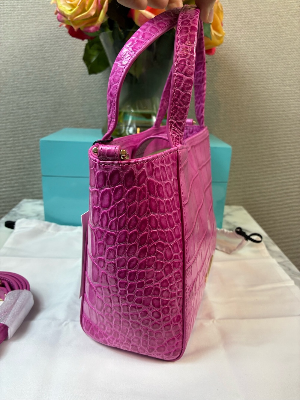 Brahmin Pink Alba Croc Embossed Small Mona Crossbody Bag - NWT  $295 Retail - Picture 4 of 9